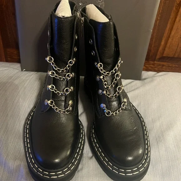 Vince Camuto Popinta Black Leather Zipper Ankle Boots, women's 6.5, new in box - Picture 2 of 11